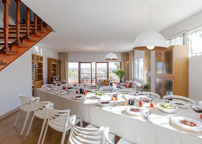 Urban Elegance By Fidalsa Villa